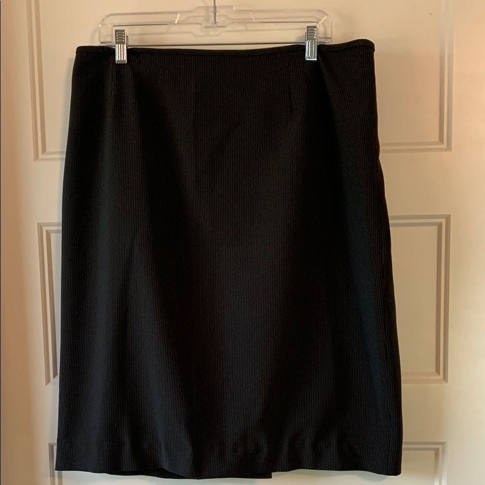 Levine Classic black straight skirt size 18